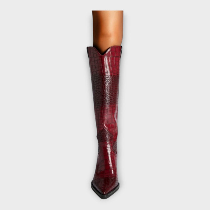 Krokodilmintás cipők elegáns sarokkal